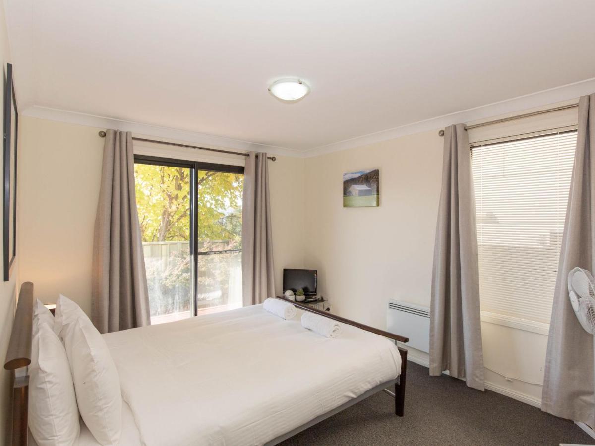 Alaska 2 8 Poley Cow Lane Jindabyne Bagian luar foto